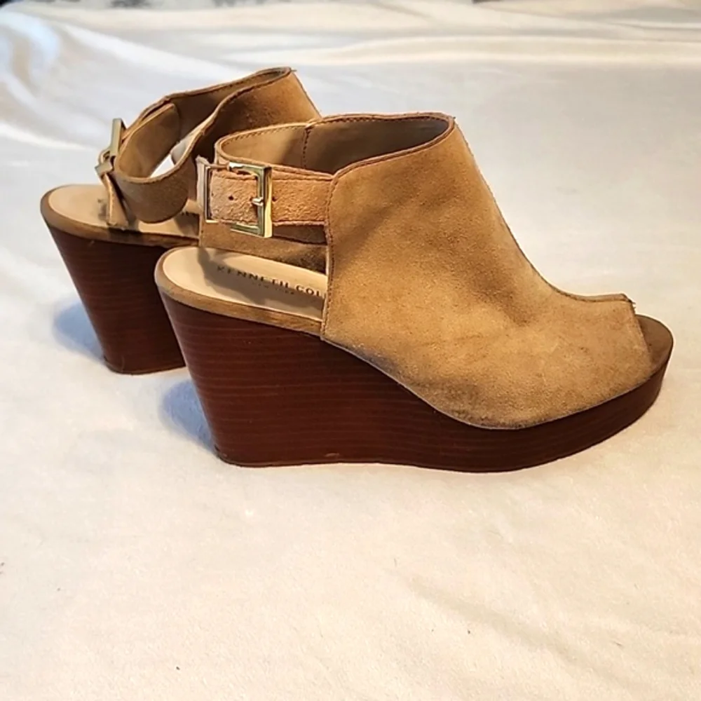 KENNETH COLE genuine suede platforms